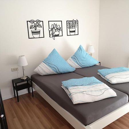 Familienfreundliche Ferienwohnung Mit Wohlfuehlbalkon Und Kostenlosem Parkplatz Nahe Messe Und Bodensee Мекенбойрен Екстериор снимка