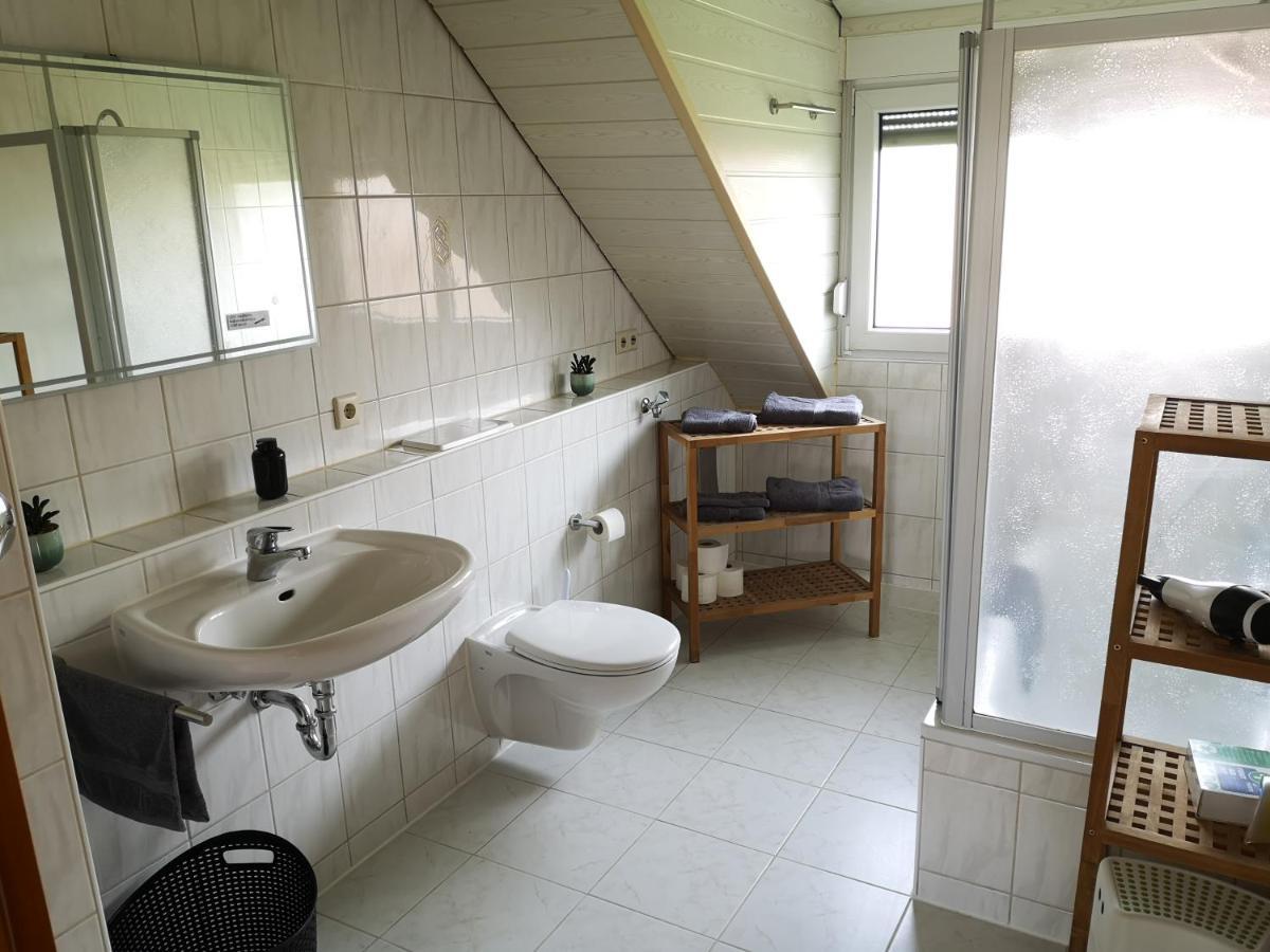 Familienfreundliche Ferienwohnung Mit Wohlfuehlbalkon Und Kostenlosem Parkplatz Nahe Messe Und Bodensee Мекенбойрен Екстериор снимка